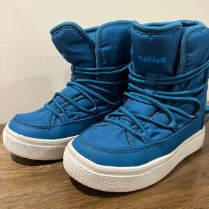 Native Kids Blue High-Top Boots
